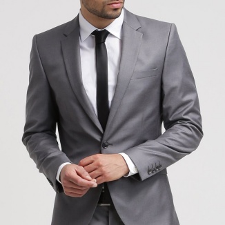 Męski look: kolor szary